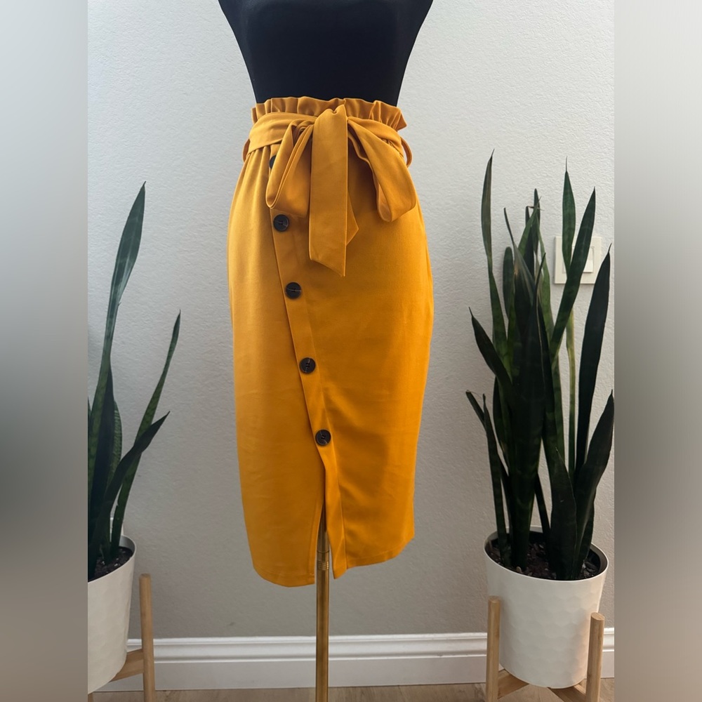 NWOT SHEIN PAPERBAG SKIRT